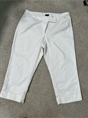 Ann Taylor Women’s White Capri Pant Curvy Size 12
